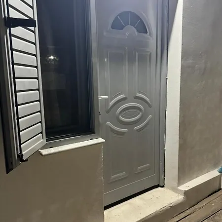 Dina's Vendégház Himara
